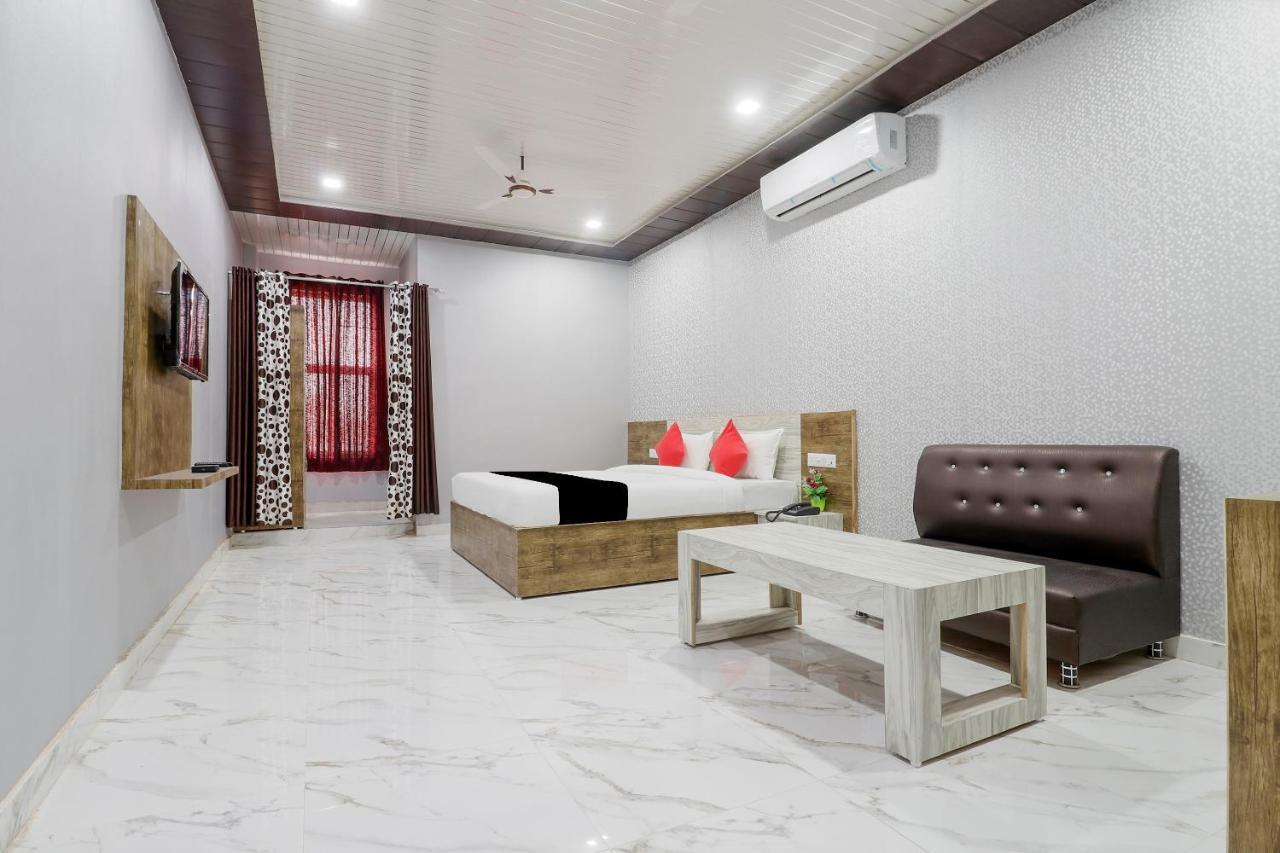Capital O 63158 Hotel Om Sai Ram Chhatarpur Экстерьер фото